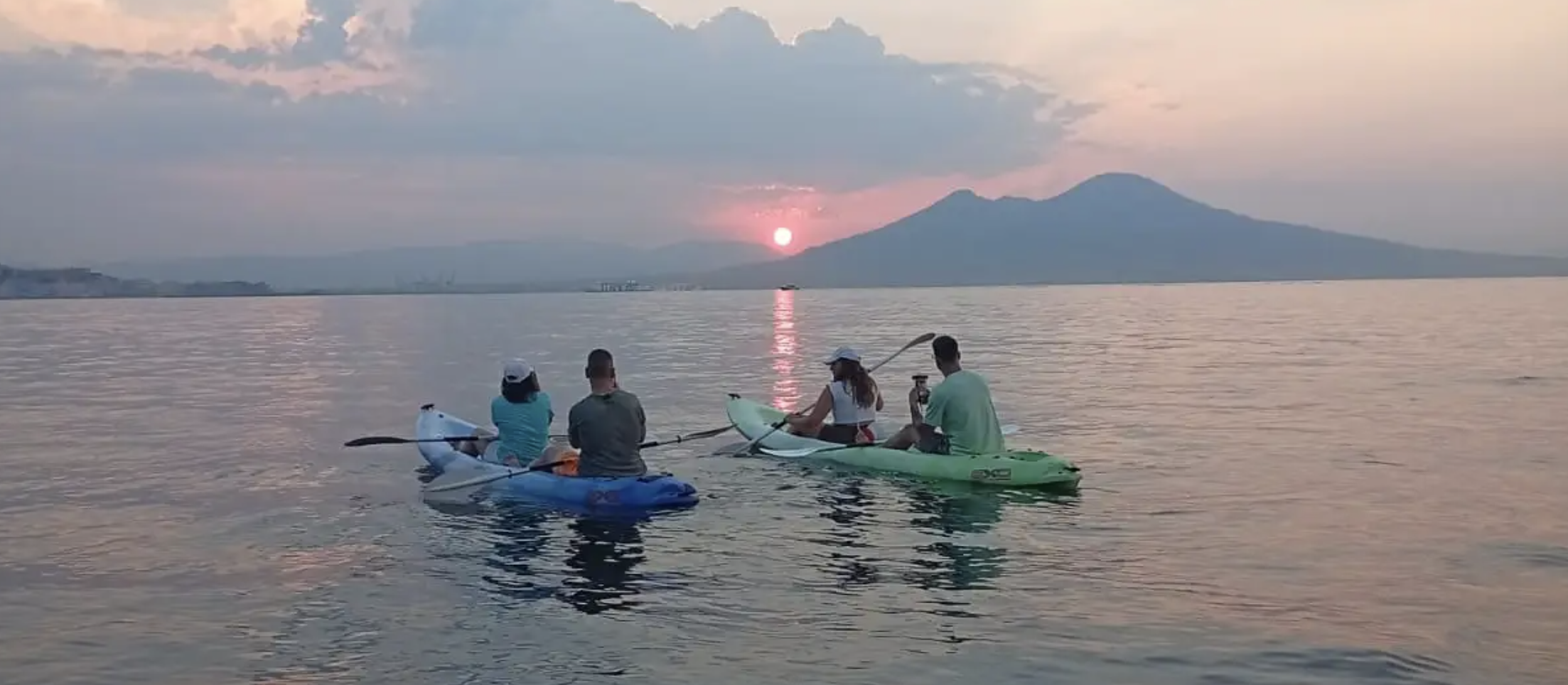 Tour kayak all'alba con colazione napoletana